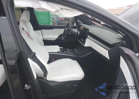 2023 Tesla Model X Plaid Tri Motor All-Wheel Drive z USA, uszkodzony, nr VIN 7SAXCBE61PF418287